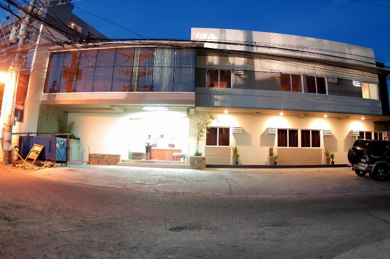 เดอะเซนเตอร์ สวีท Hotel Cebu ภายนอก รูปภาพ