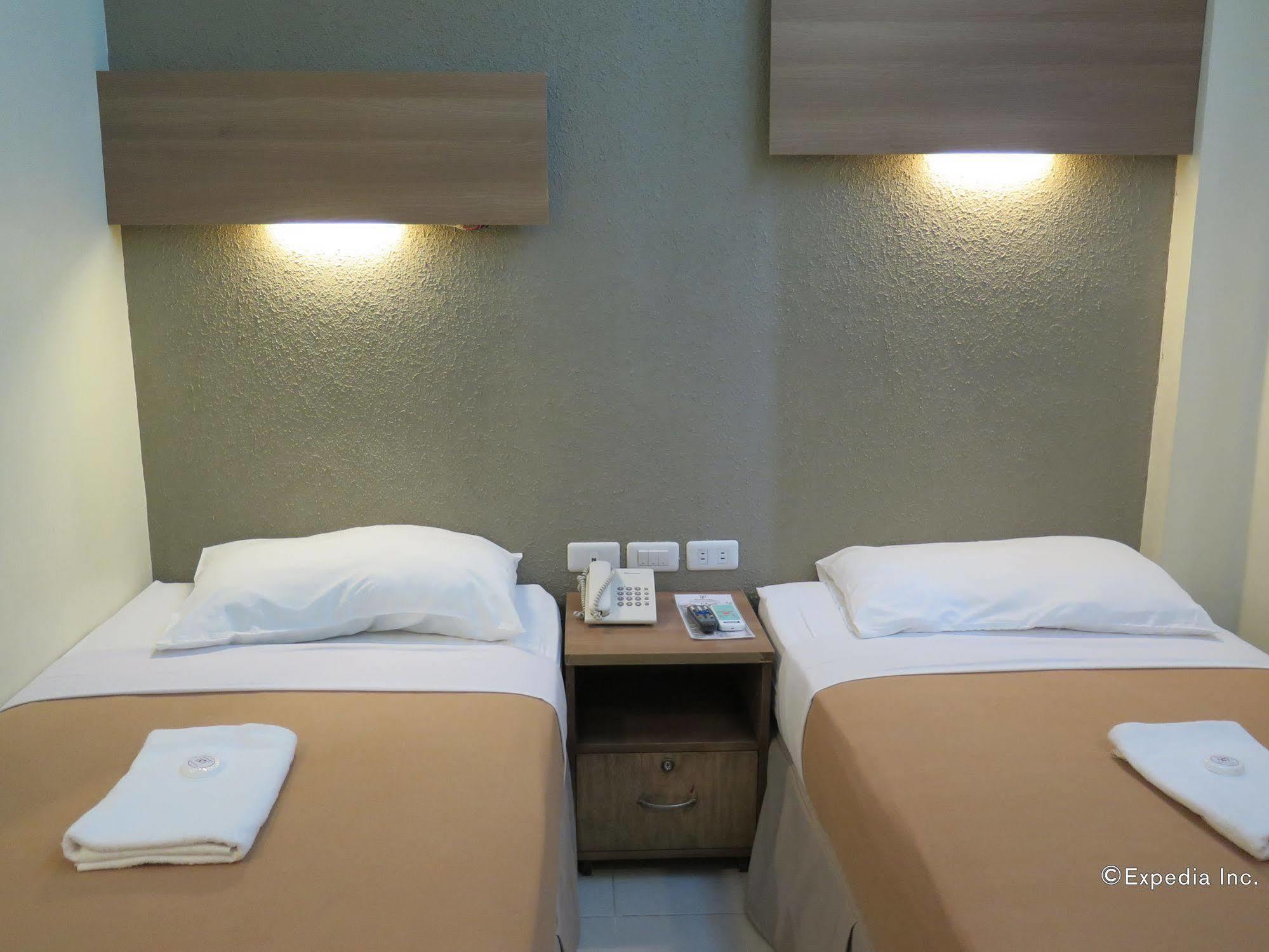 เดอะเซนเตอร์ สวีท Hotel Cebu ภายนอก รูปภาพ