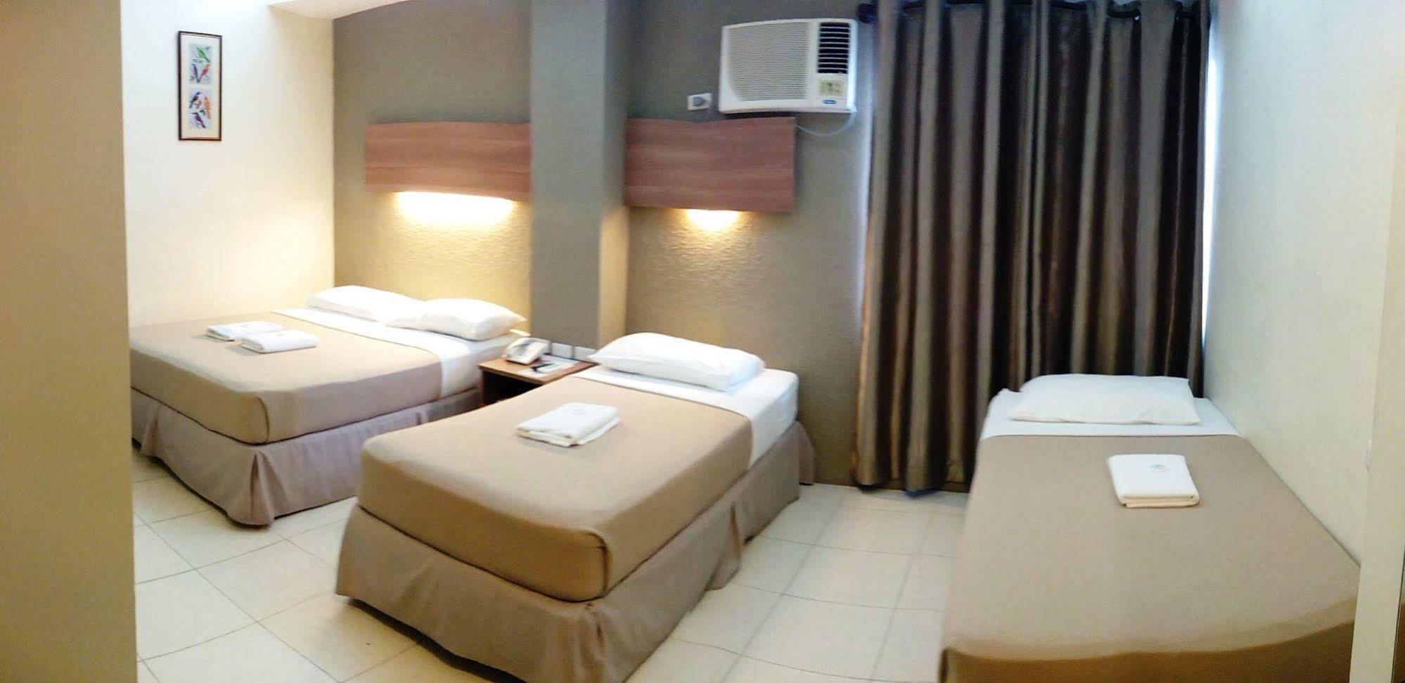 เดอะเซนเตอร์ สวีท Hotel Cebu ภายนอก รูปภาพ