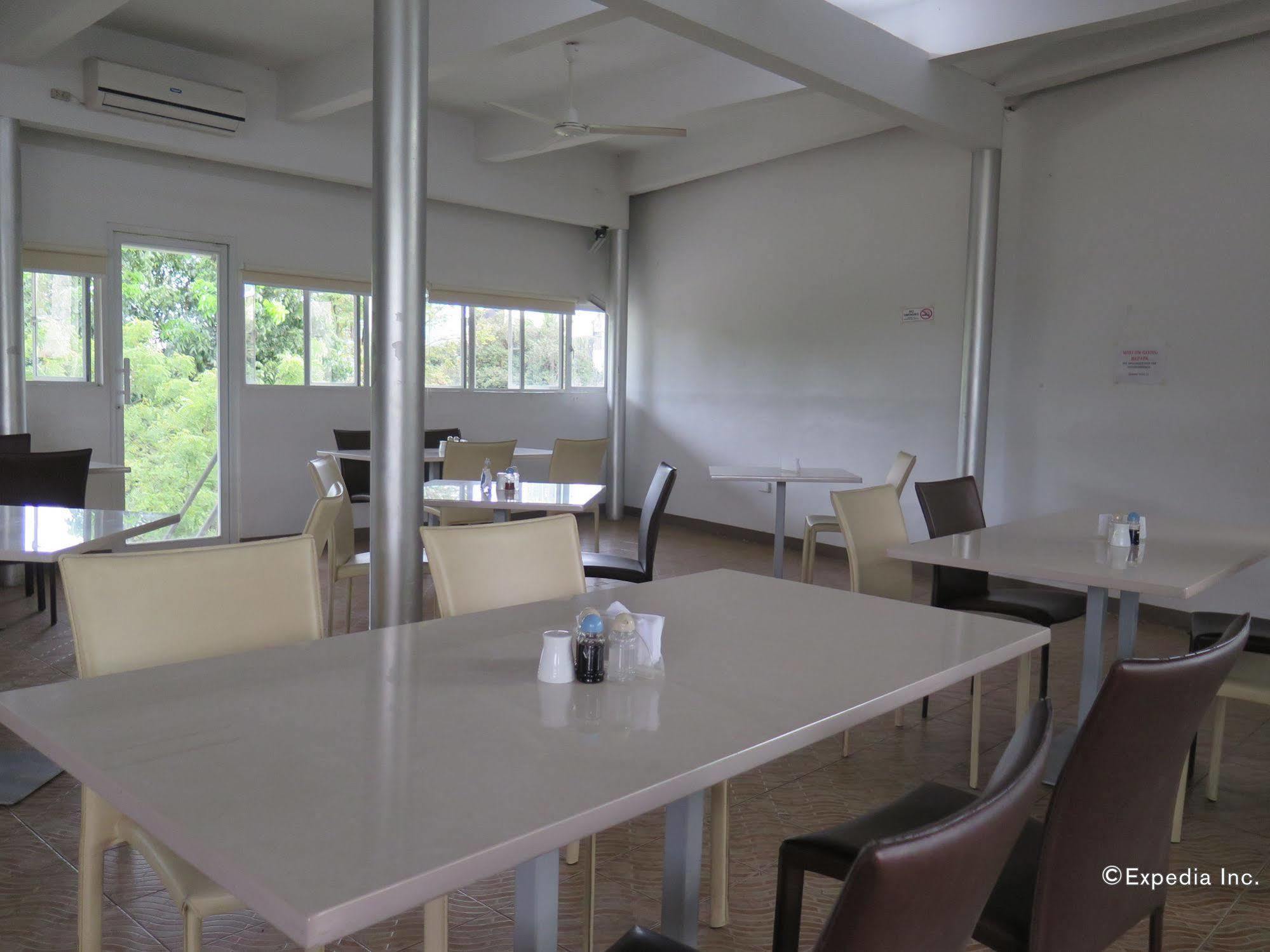 เดอะเซนเตอร์ สวีท Hotel Cebu ภายนอก รูปภาพ