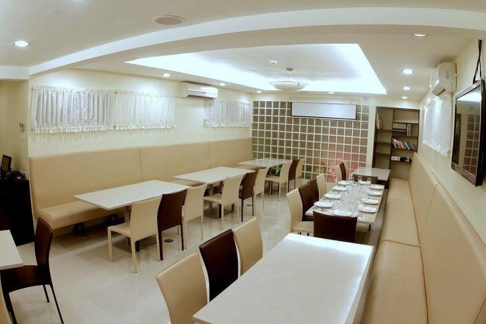 เดอะเซนเตอร์ สวีท Hotel Cebu ภายนอก รูปภาพ