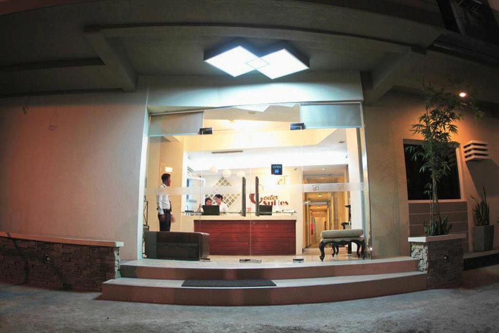 เดอะเซนเตอร์ สวีท Hotel Cebu ภายนอก รูปภาพ